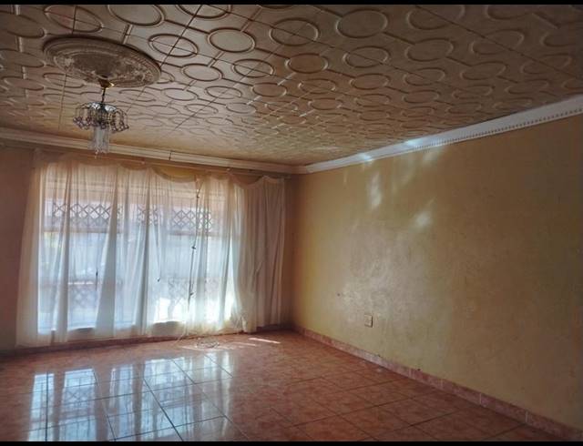 2 BEDROOM HOUSE FOR SALE IN SESHEGO E